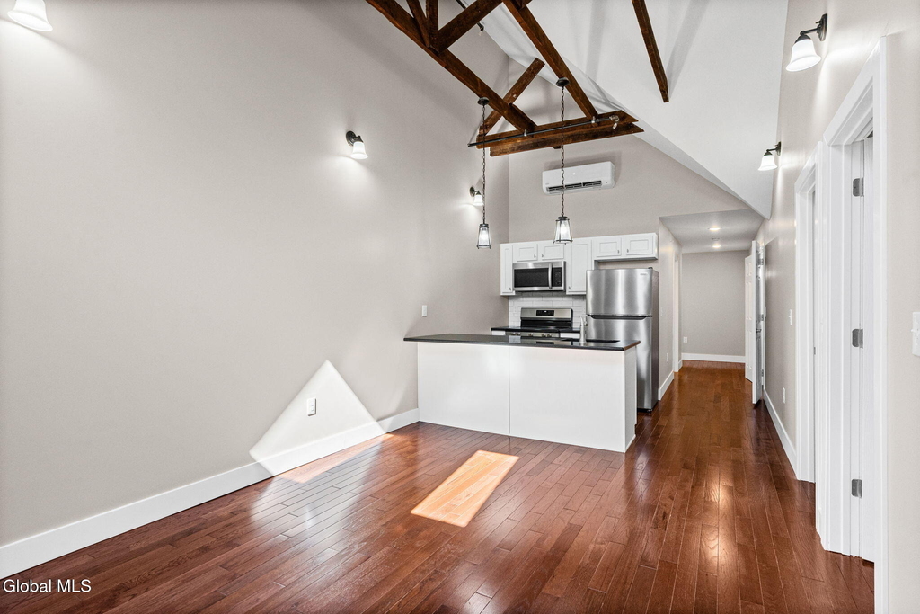521 Warren Street - Photo 16