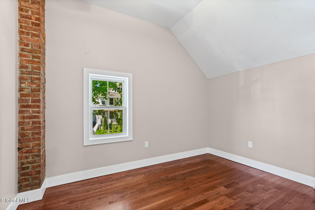 521 Warren Street - Photo 41
