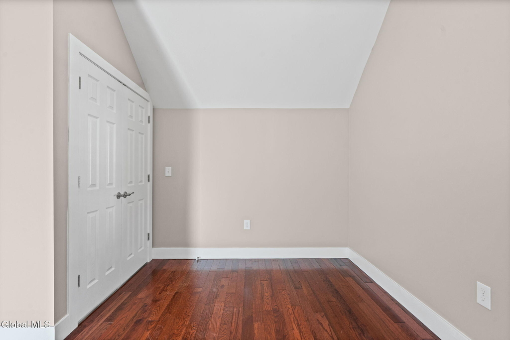 521 Warren Street - Photo 32