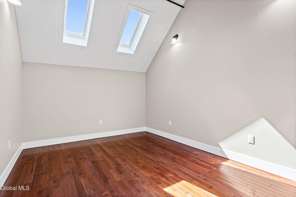 521 Warren Street - Photo 19