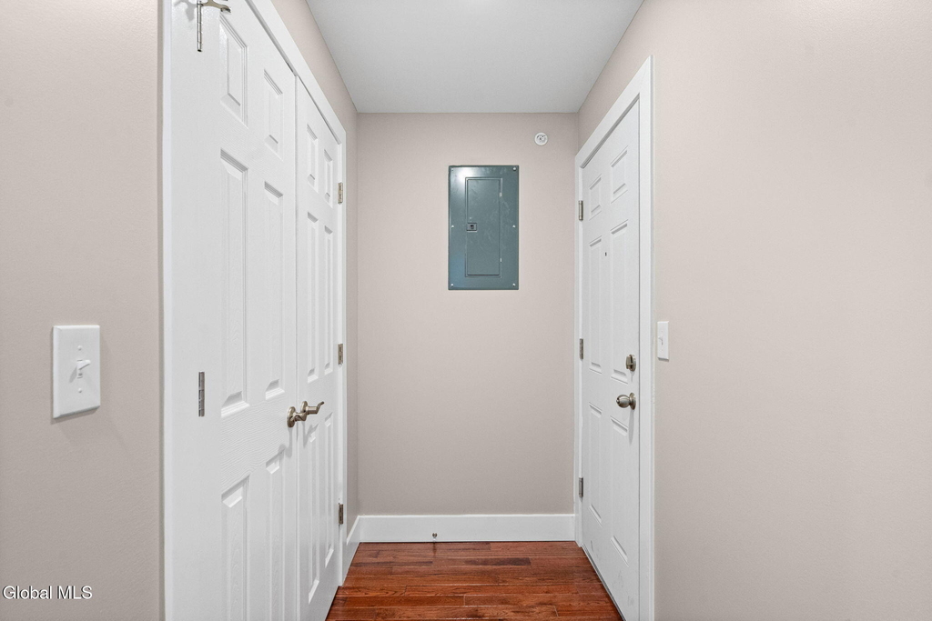 521 Warren Street - Photo 9
