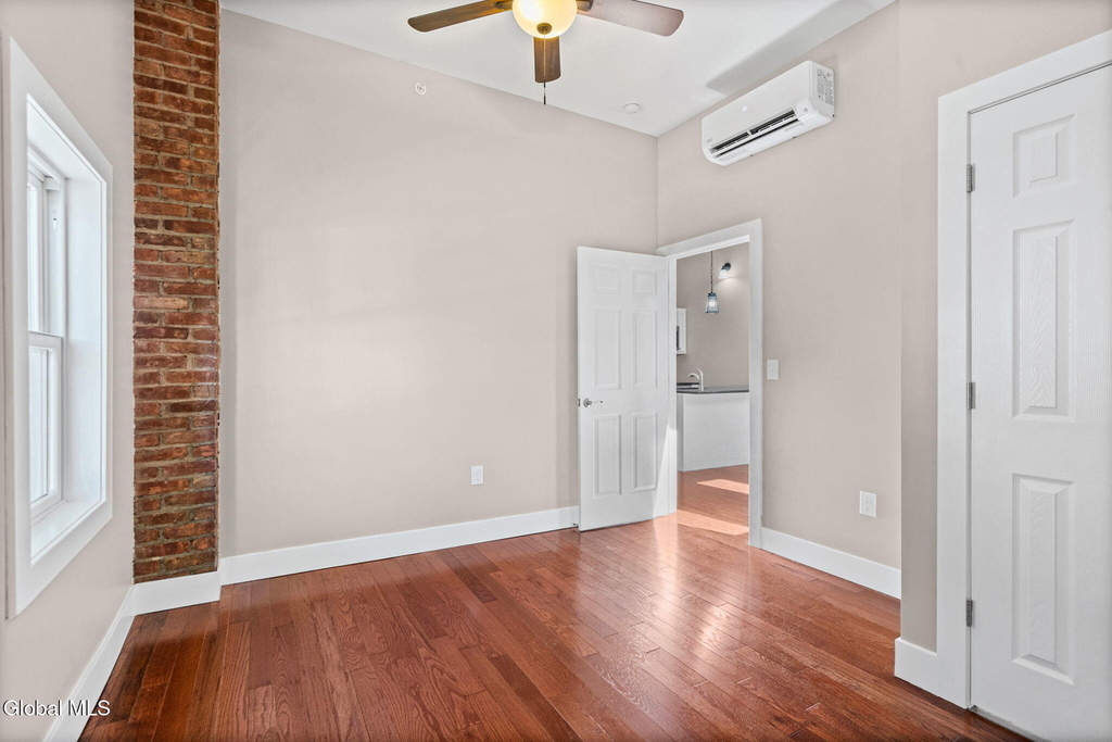 521 Warren Street - Photo 31