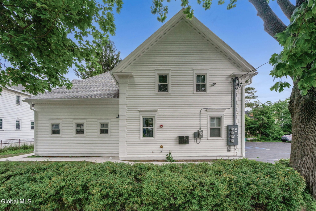 521 Warren Street - Photo 44
