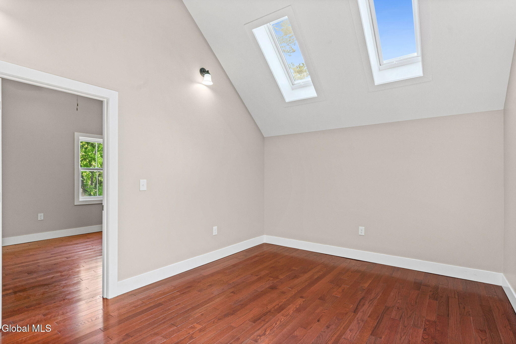 521 Warren Street - Photo 6