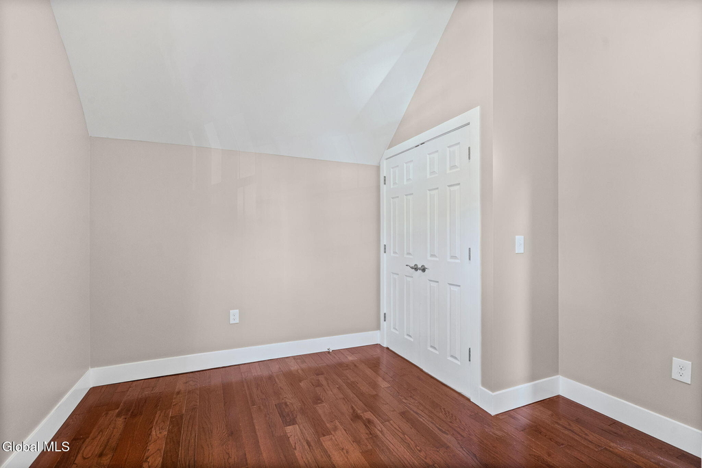 521 Warren Street - Photo 39
