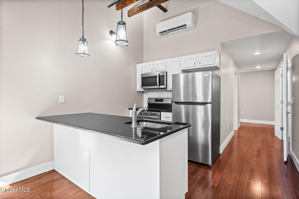 521 Warren Street - Photo 14