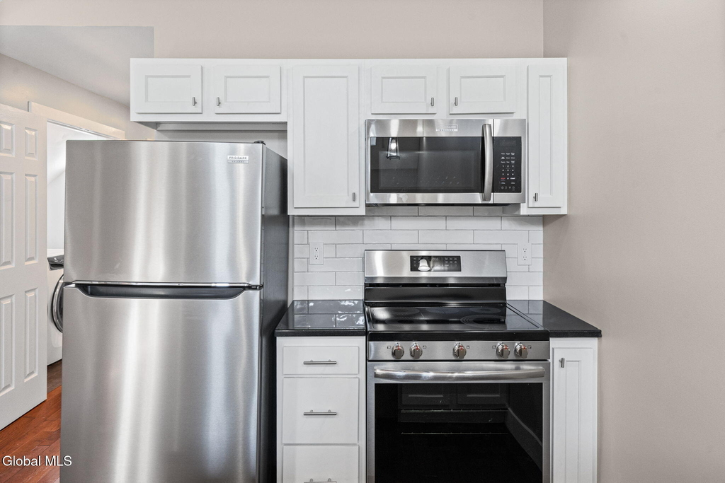 521 Warren Street - Photo 27