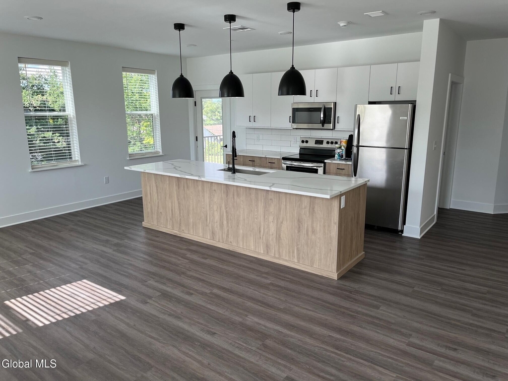 580 Columbia Turnpike - Photo 3