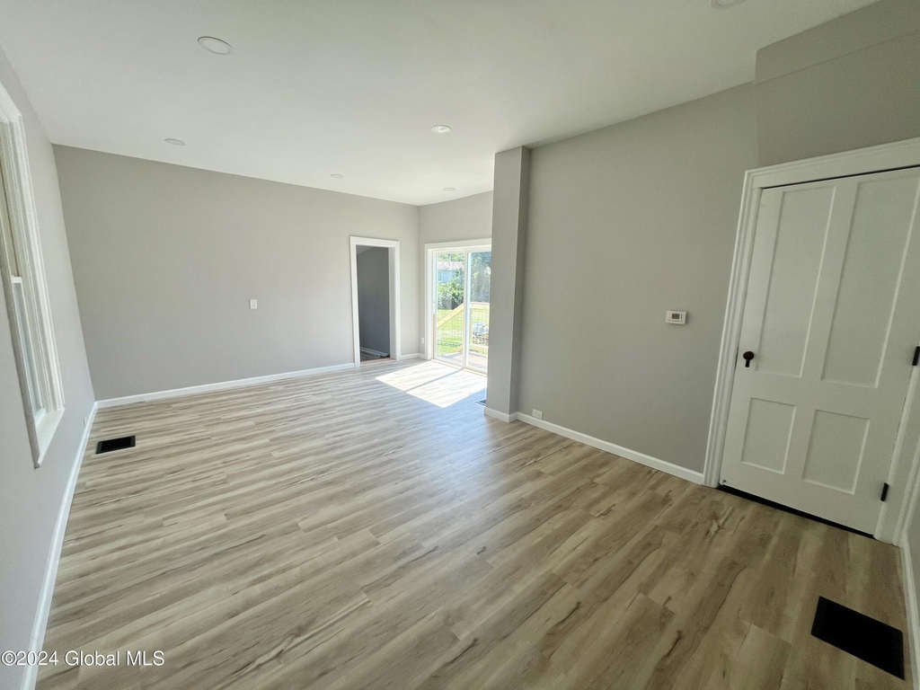 53 S Park Street - Photo 8