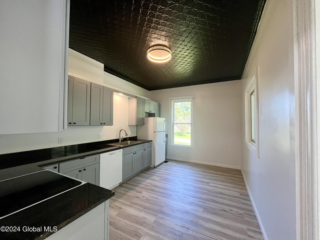 53 S Park Street - Photo 5