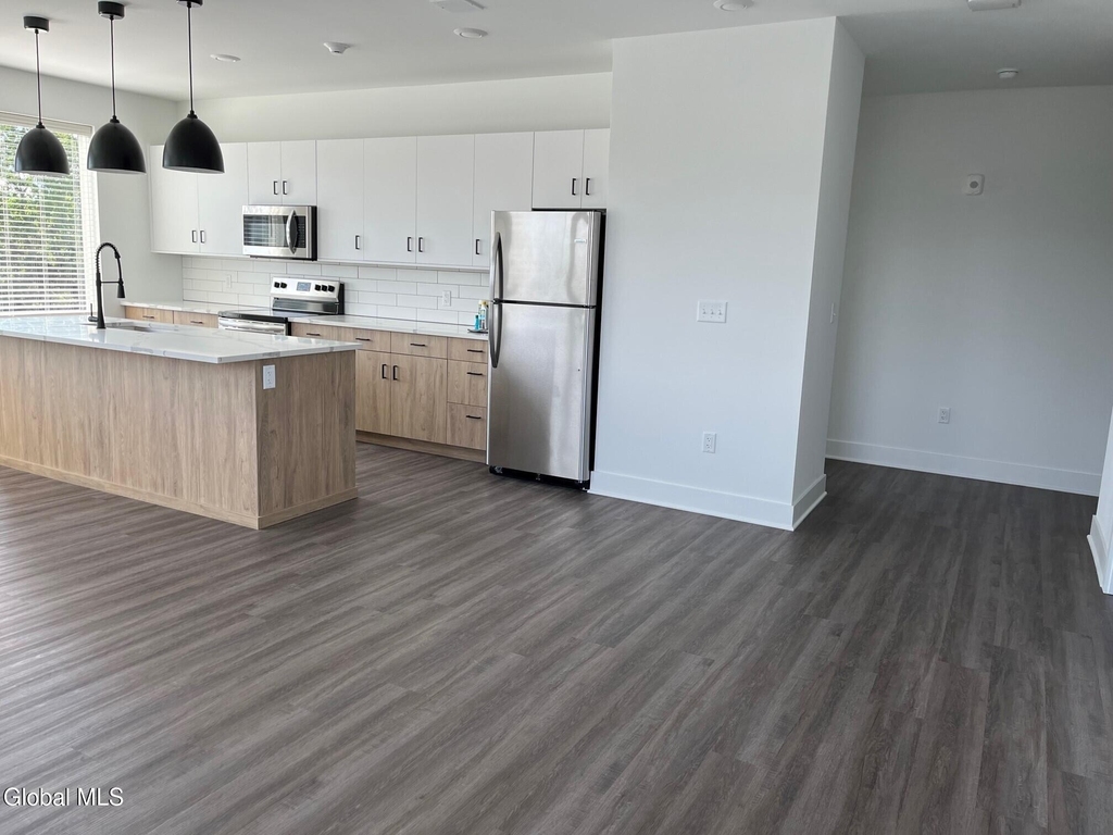 1 Town Center Drive - Photo 2