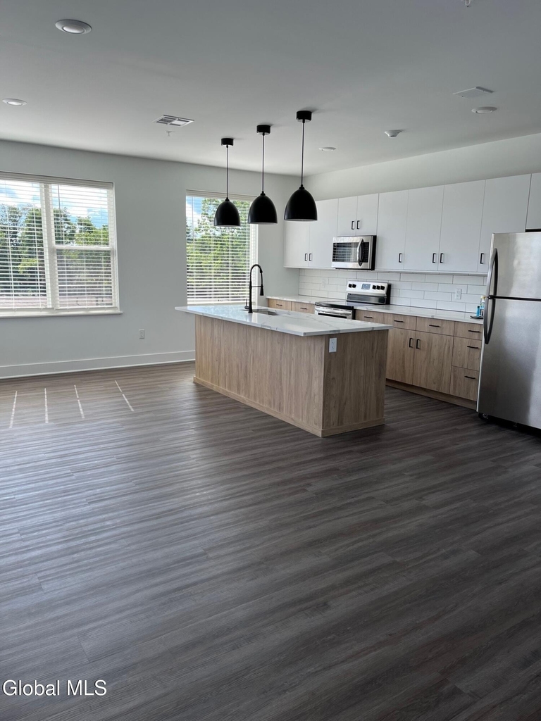 1 Town Center Drive - Photo 1