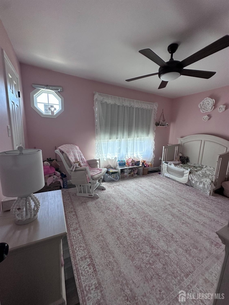 23 Washington Court - Photo 9