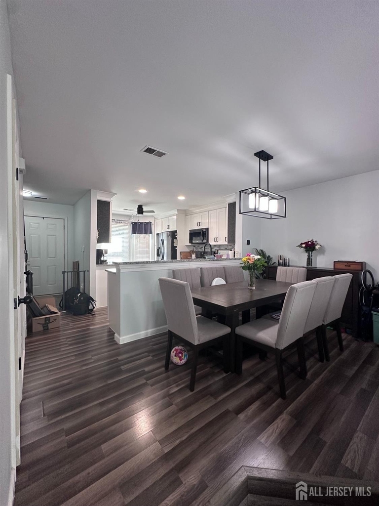 23 Washington Court - Photo 3