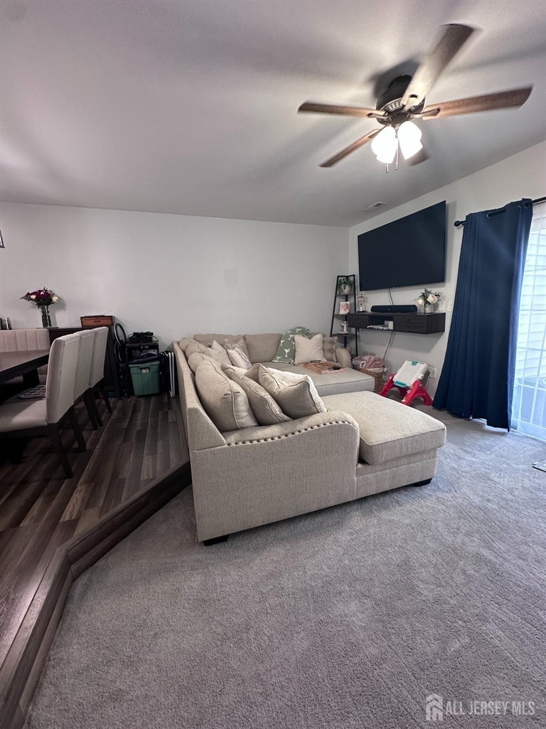 23 Washington Court - Photo 4