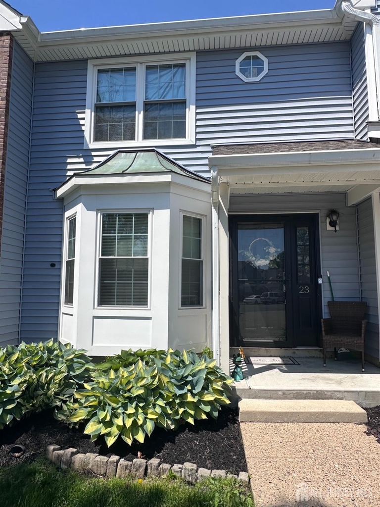 23 Washington Court - Photo 0