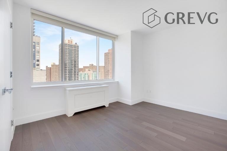 389 E 89th Street - Photo 5