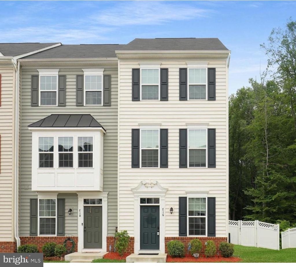 716 River Crest Way - Photo 1