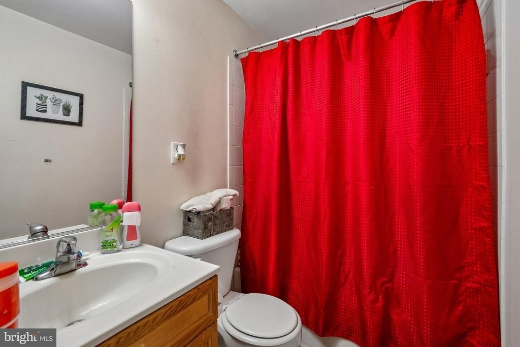 13911 Mapledale Avenue - Photo 12