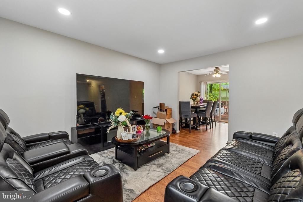 13911 Mapledale Avenue - Photo 7