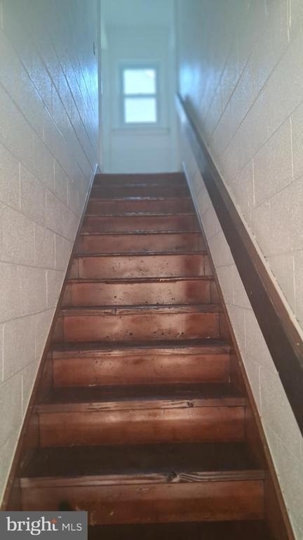 286 4th Avenue - Photo 1