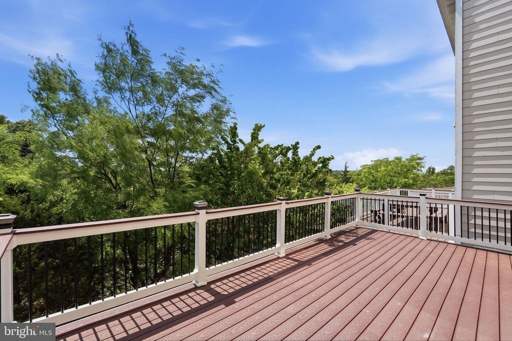 20661 Erskine Terrace - Photo 19
