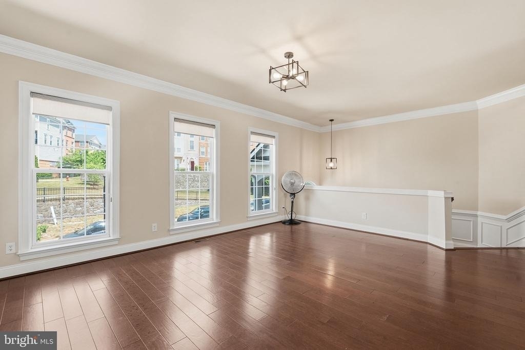 20661 Erskine Terrace - Photo 2