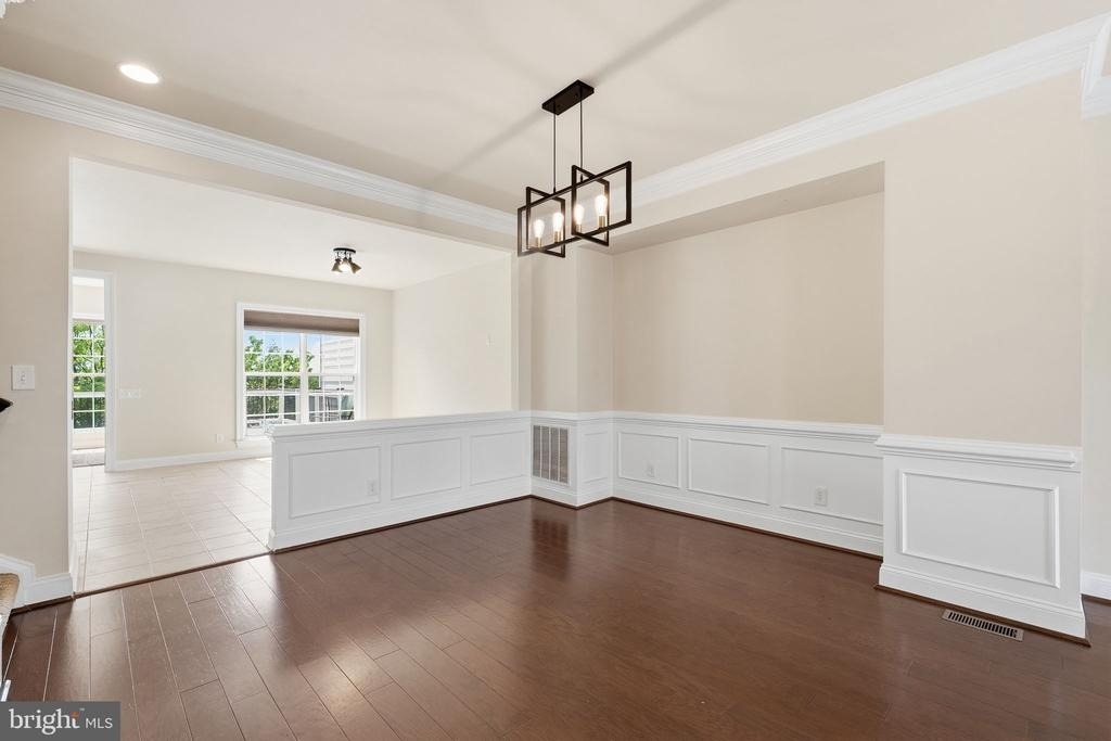 20661 Erskine Terrace - Photo 11