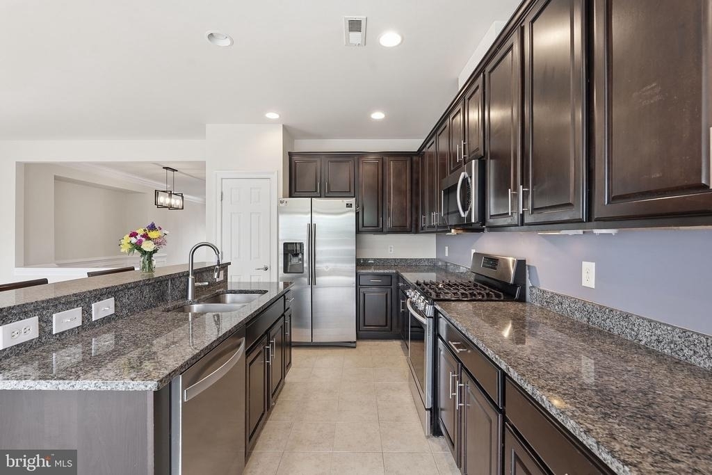 20661 Erskine Terrace - Photo 9