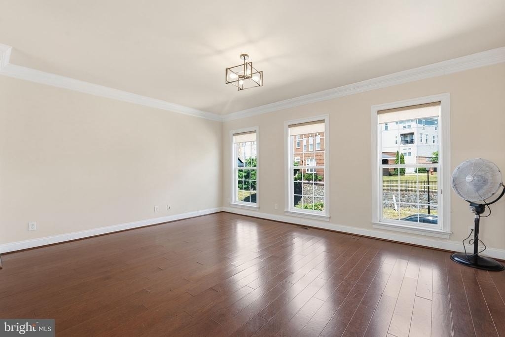 20661 Erskine Terrace - Photo 14