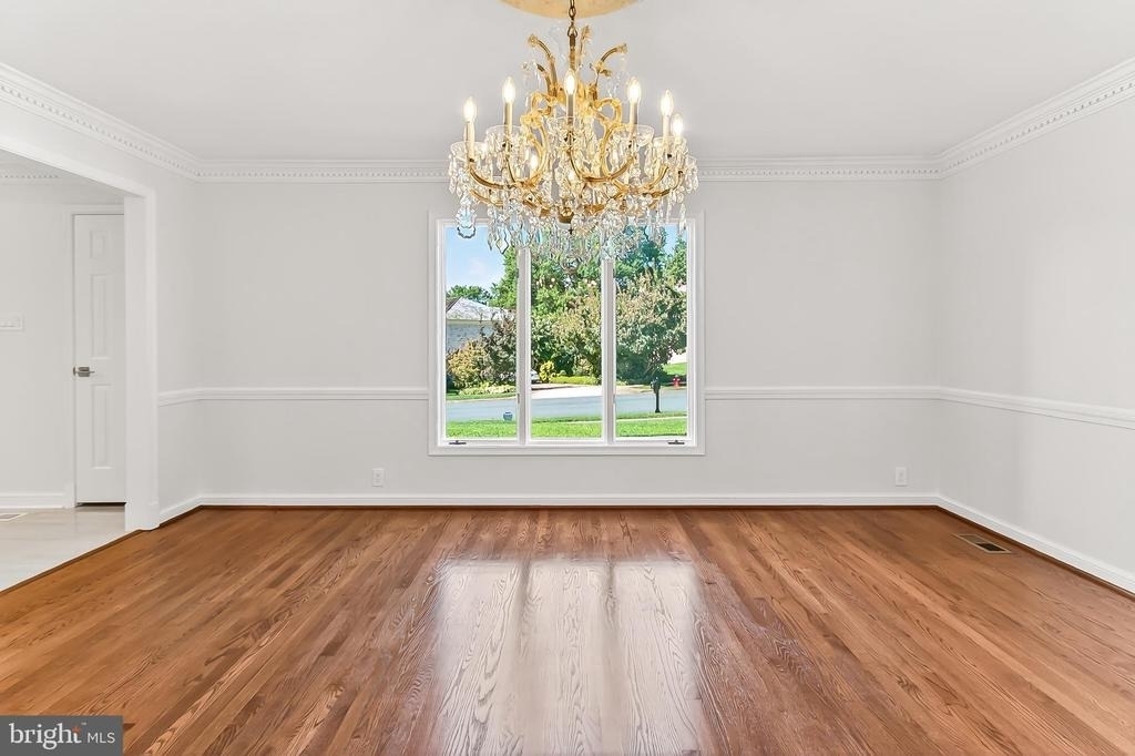 6294 Dunaway Court - Photo 11
