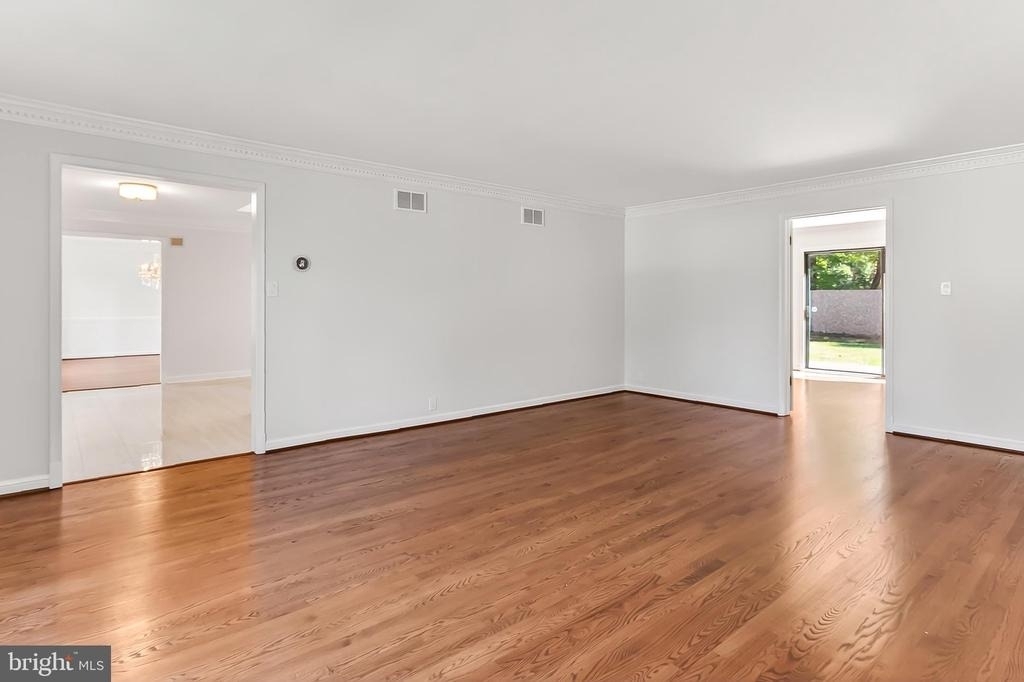 6294 Dunaway Court - Photo 9