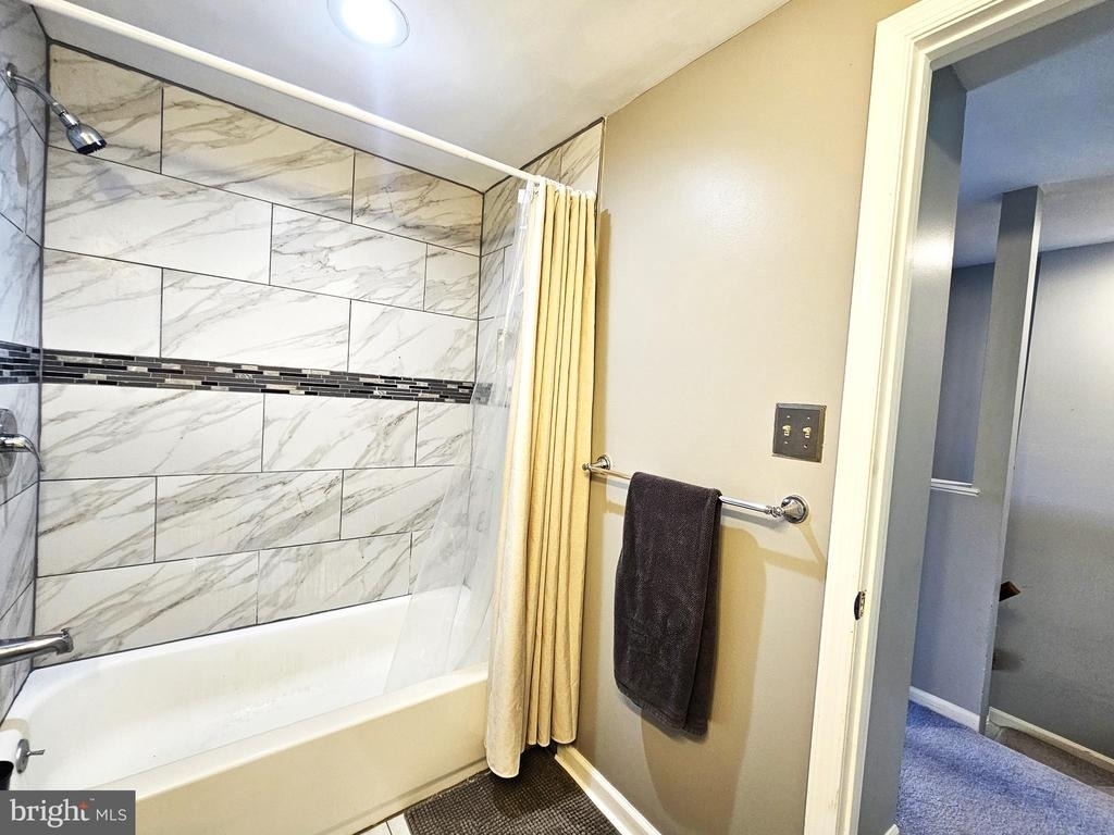 6902 Villa Del Rey Court - Photo 13