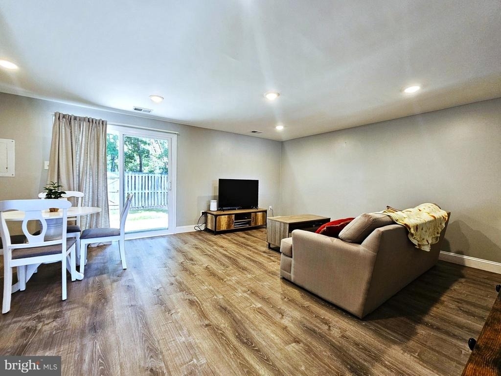 6902 Villa Del Rey Court - Photo 25