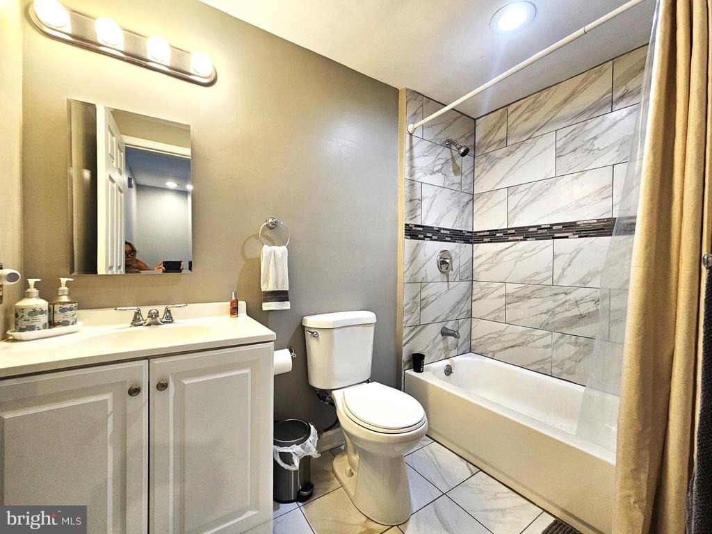 6902 Villa Del Rey Court - Photo 12