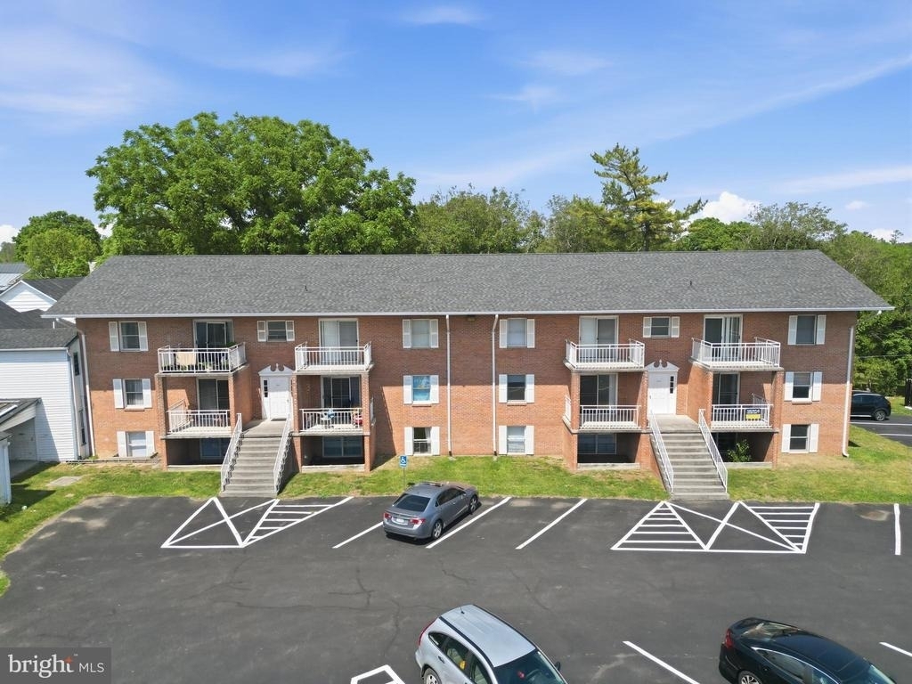 820 Locust Street - Photo 0
