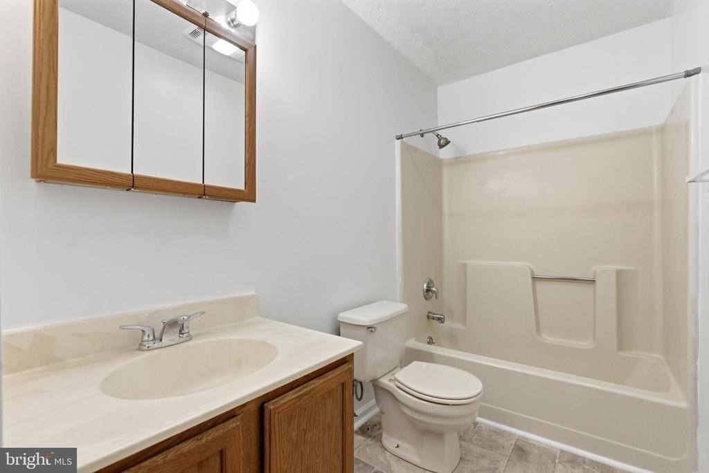 820 Locust Street - Photo 10