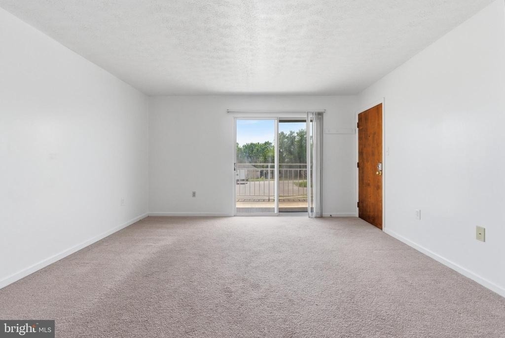 820 Locust Street - Photo 3