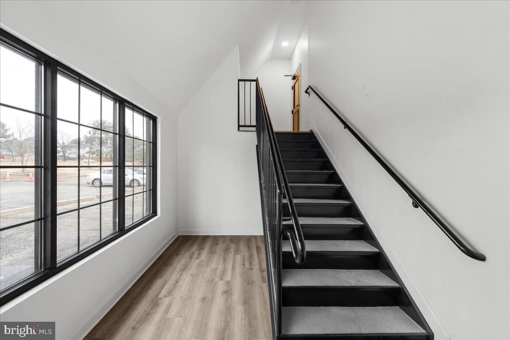 380 Broadview Avenue - Photo 15