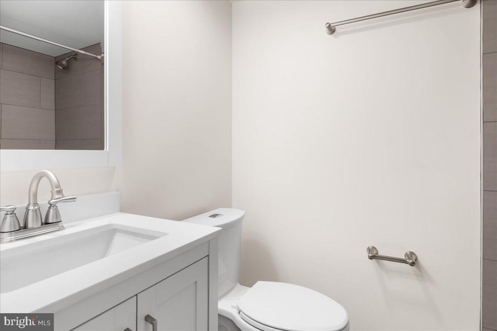 380 Broadview Avenue - Photo 9
