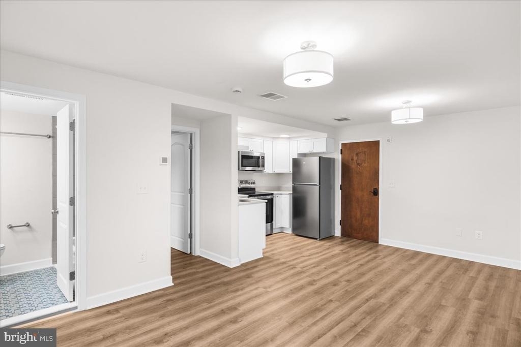 380 Broadview Avenue - Photo 4