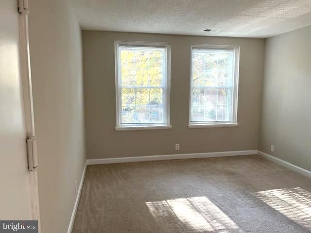 2983 S Columbus Street - Photo 2