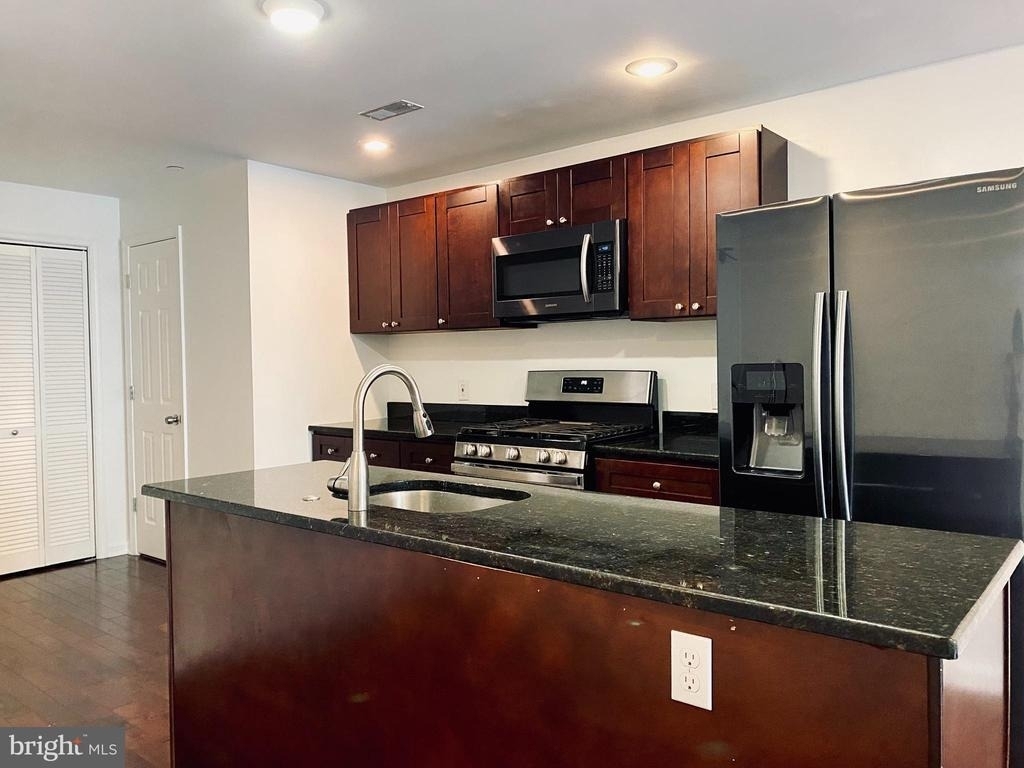 1816 N Front St - Photo 4