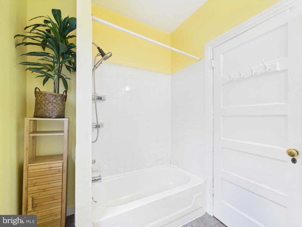 4635 Spruce Street - Photo 2
