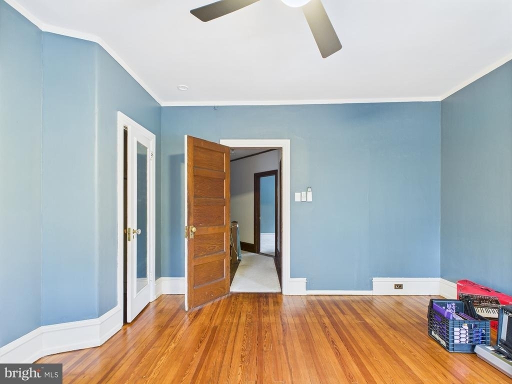4635 Spruce Street - Photo 3