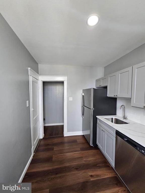 752 E Tioga Street - Photo 16