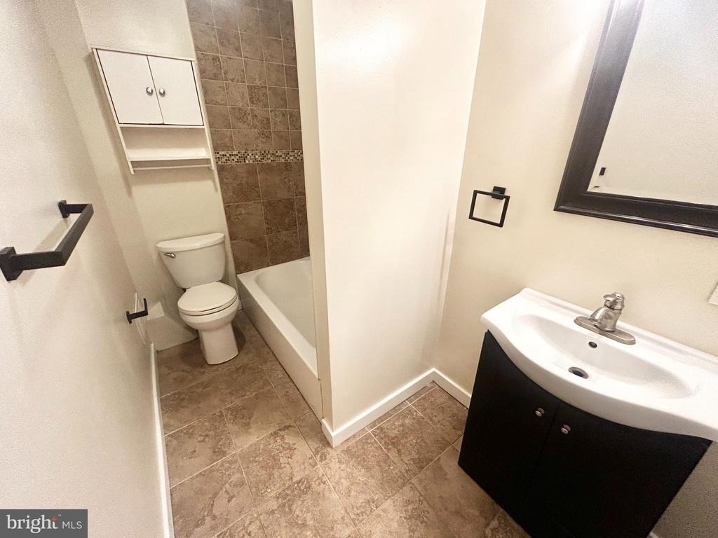 2105 W Seybert Street - Photo 7