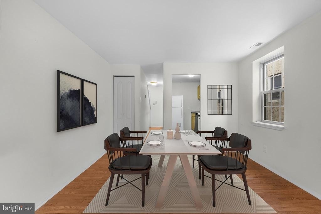 234 Bainbridge Street - Photo 2