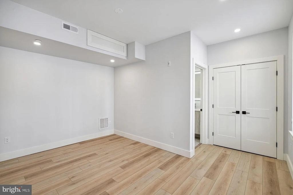 3439-1 Lancaster Avenue - Photo 24