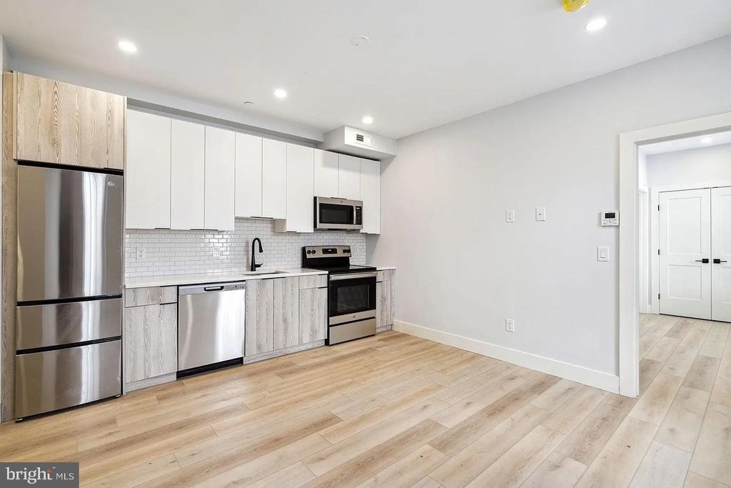 3439-1 Lancaster Avenue - Photo 21